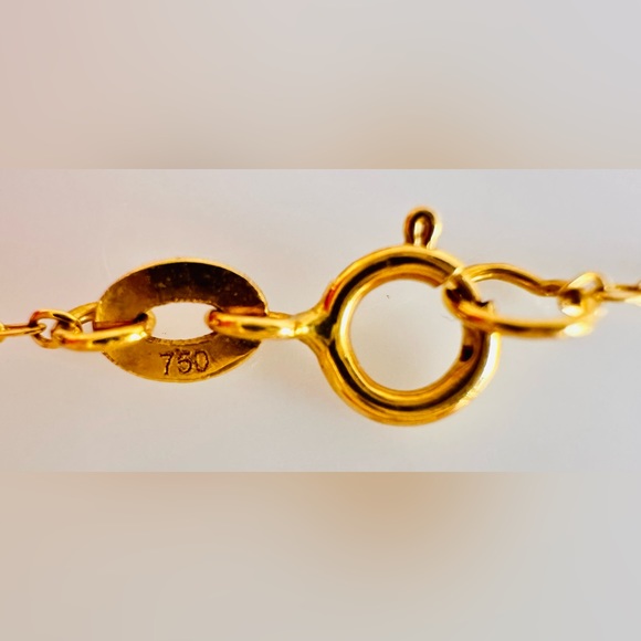 Dainty Star with Zirconia Stone Necklace. 💛 Real 18 Karat Solid Gold Jewelry 💛 - Picture 10 of 11